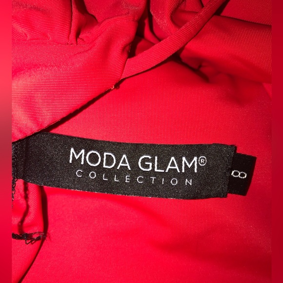 Moda Glam Slinky One Shoulder Gown Red - Picture 7 of 9